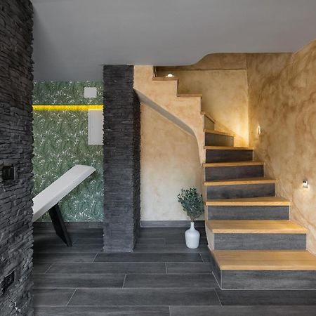 Villa Vesna With Sauna, Hot Tub Potpićan Eksteriør billede