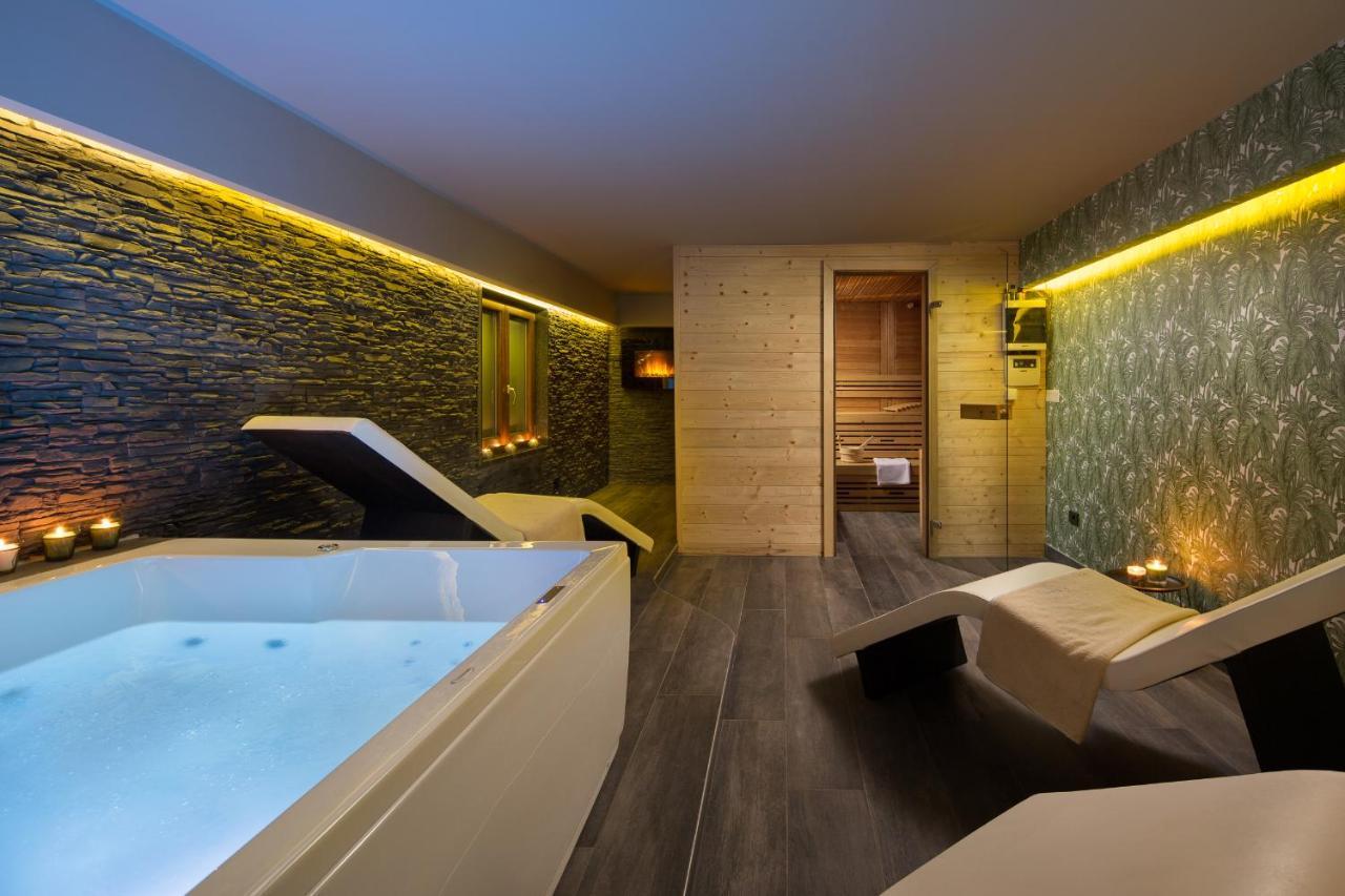 Villa Vesna With Sauna, Hot Tub Potpićan Eksteriør billede