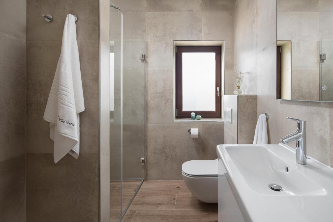 Villa Vesna With Sauna, Hot Tub Potpićan Eksteriør billede